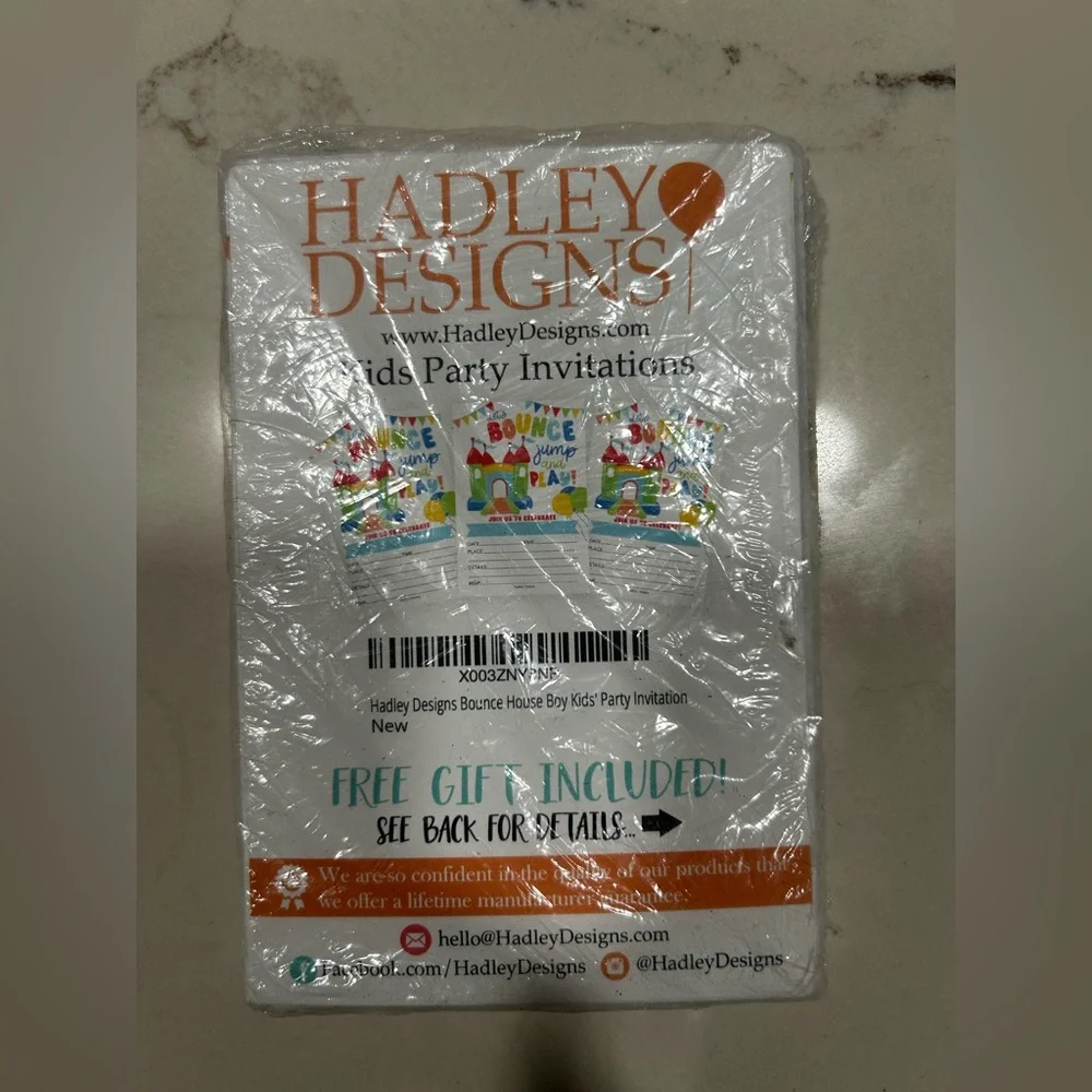 NEW Hadley Designs 15 Birthday Party Invitations Let's House Bounce jump & play